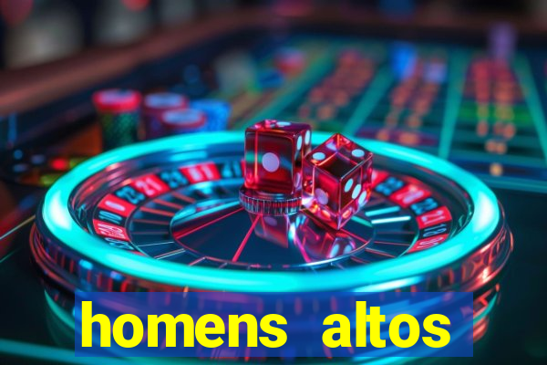 homens altos sarados pelados